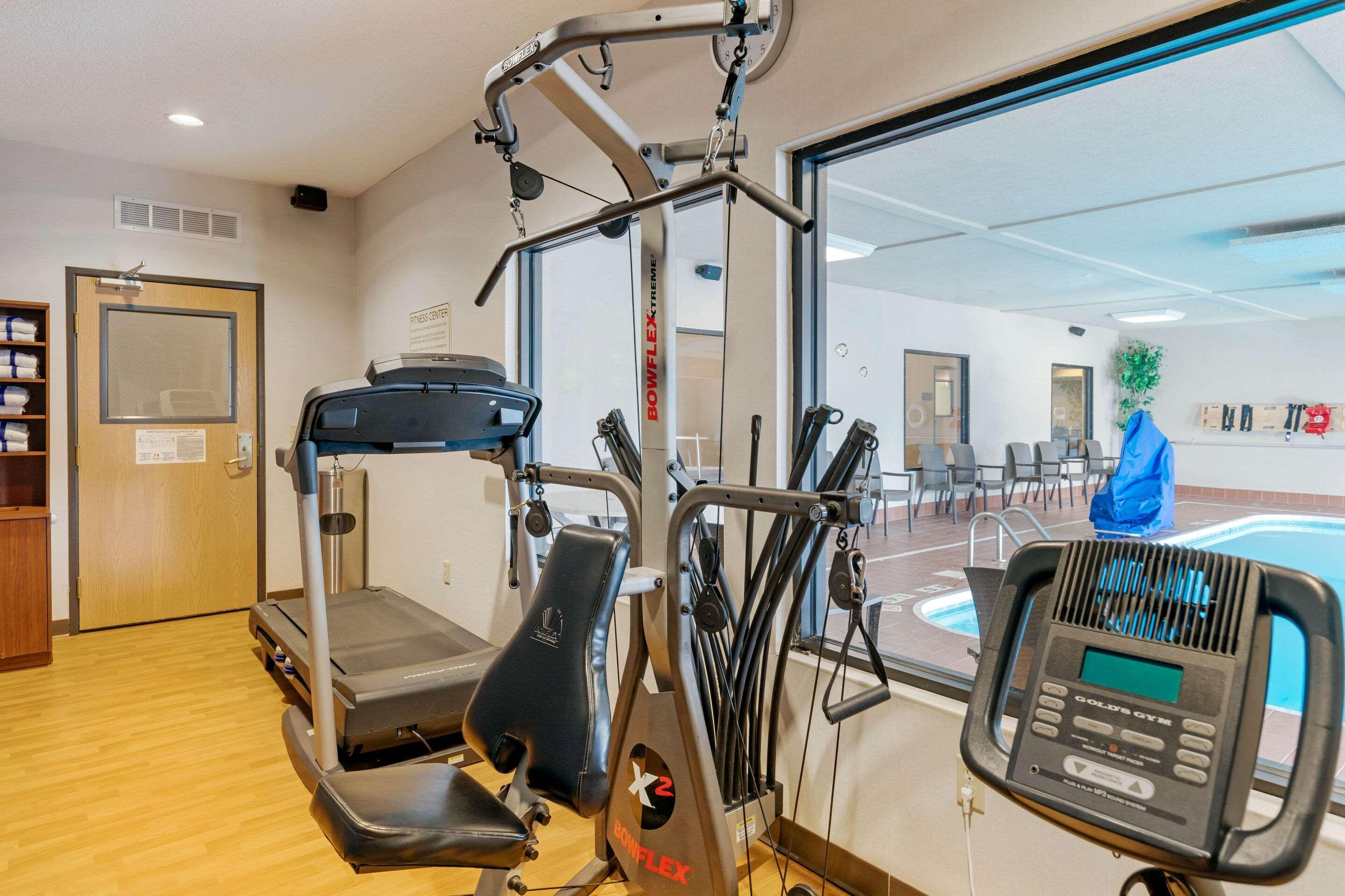 Comfort Suites South Haven Near I-96 מראה חיצוני תמונה