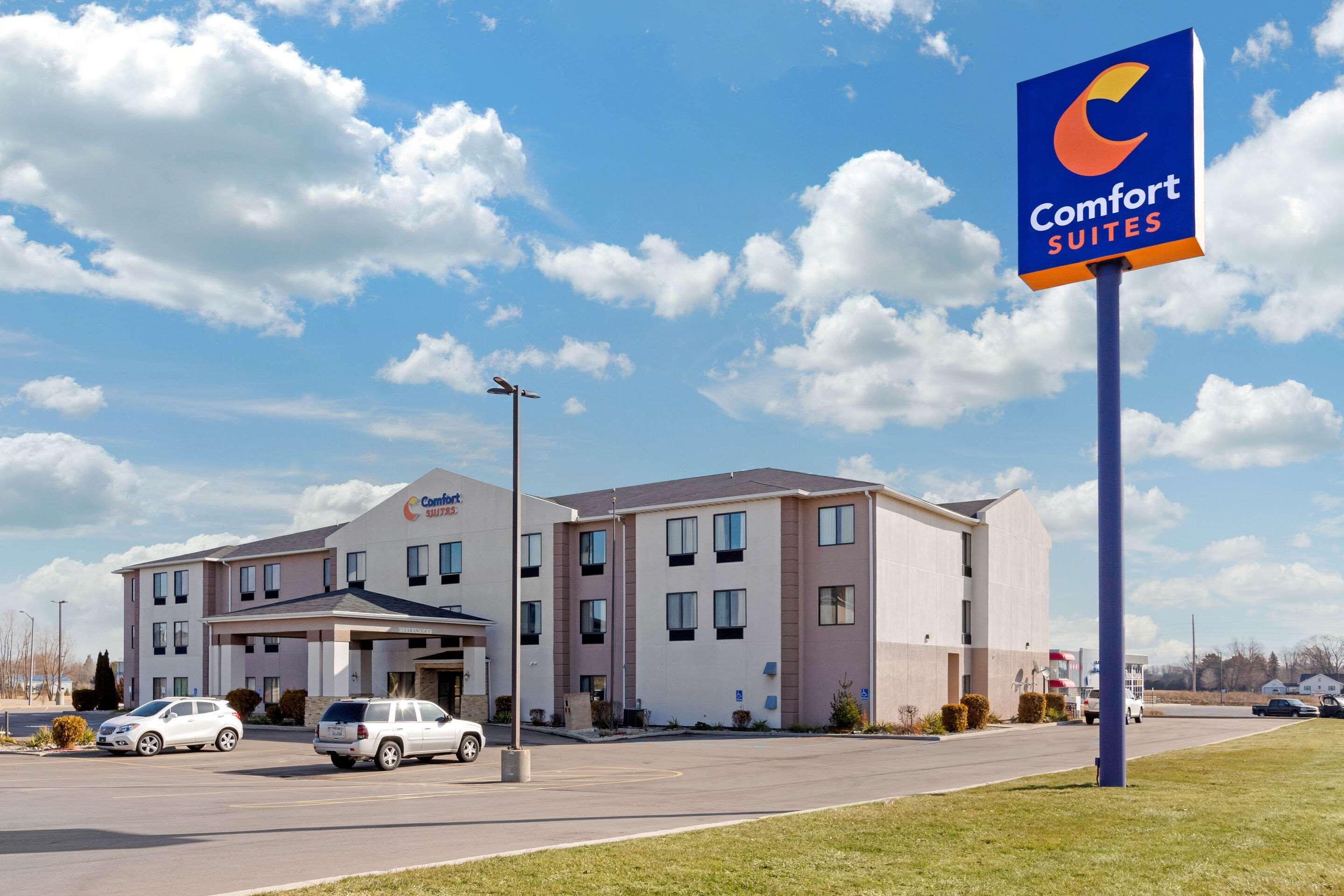 Comfort Suites South Haven Near I-96 מראה חיצוני תמונה