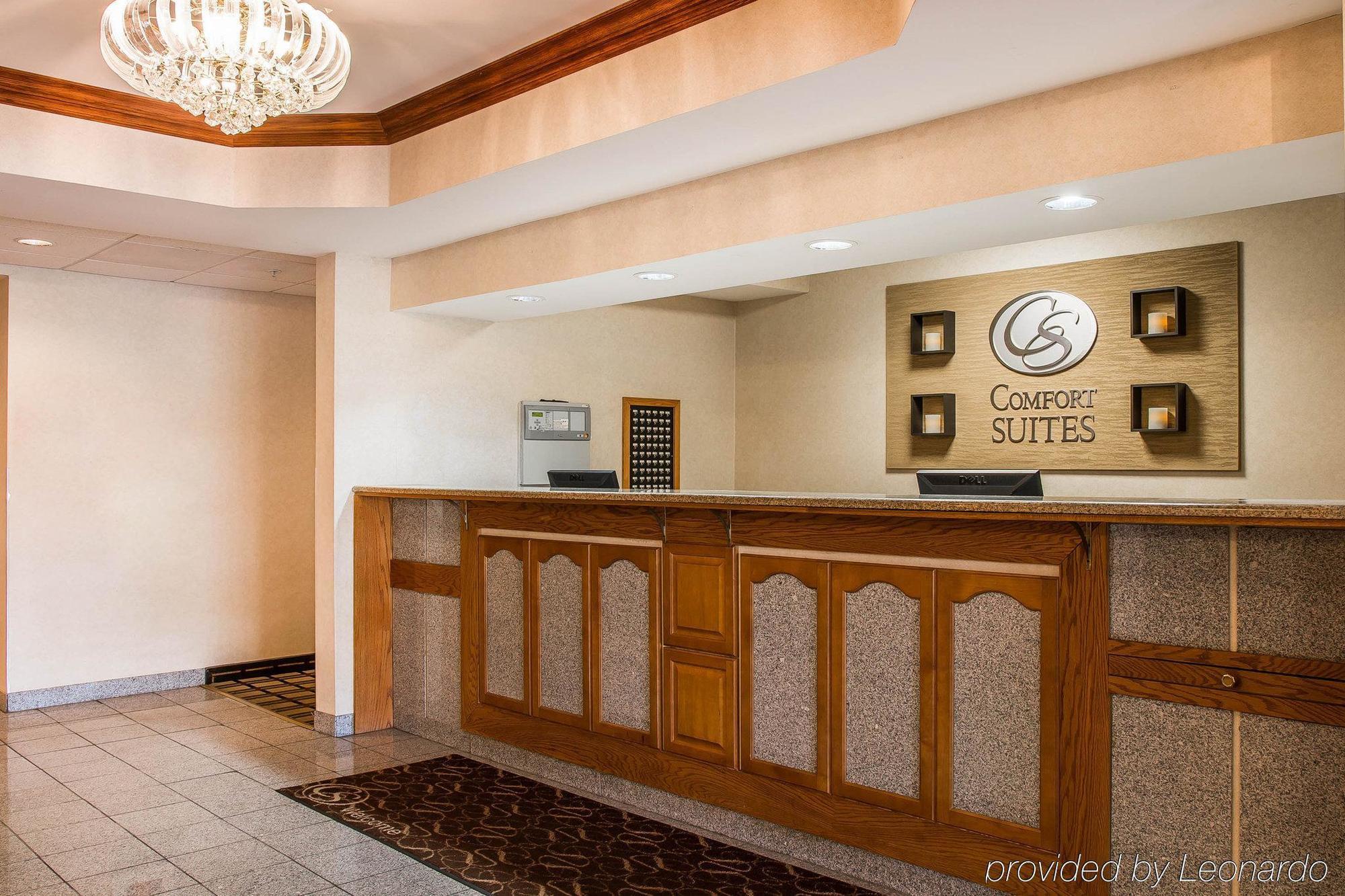 Comfort Suites South Haven Near I-96 מראה חיצוני תמונה