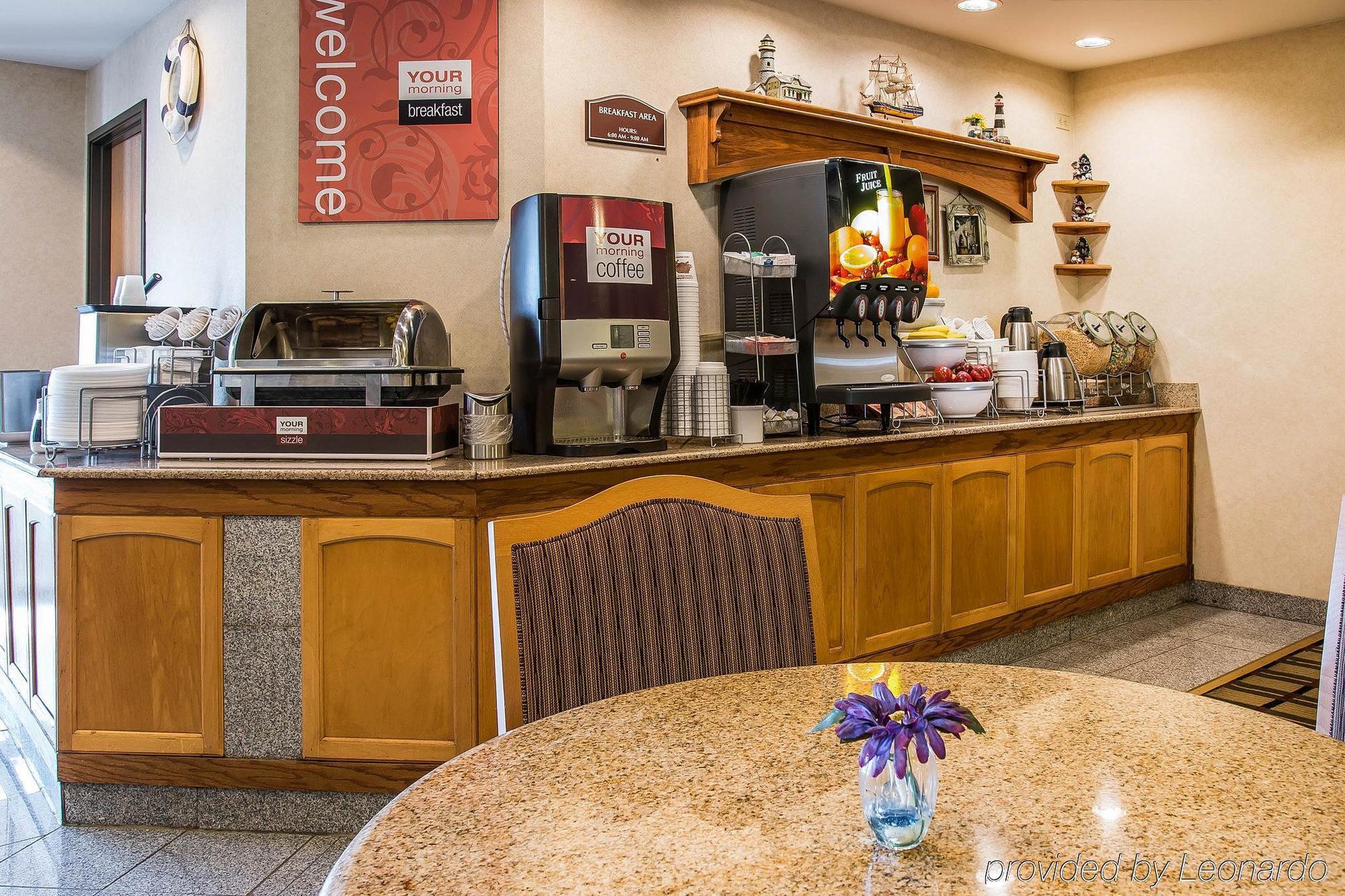 Comfort Suites South Haven Near I-96 מראה חיצוני תמונה