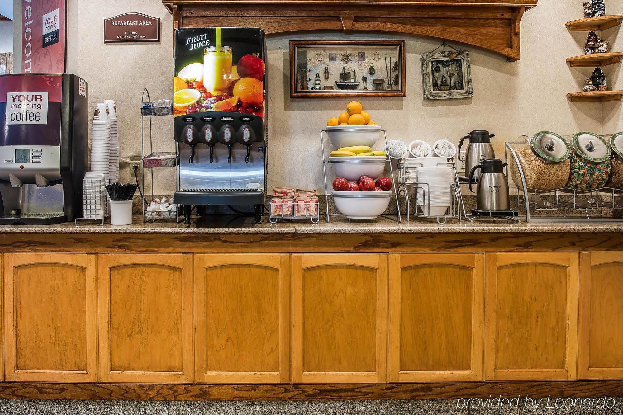 Comfort Suites South Haven Near I-96 מראה חיצוני תמונה